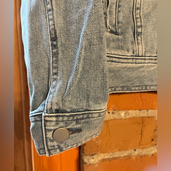 By the way. Heartbreaker Jean jacket - Picture 2 of 12